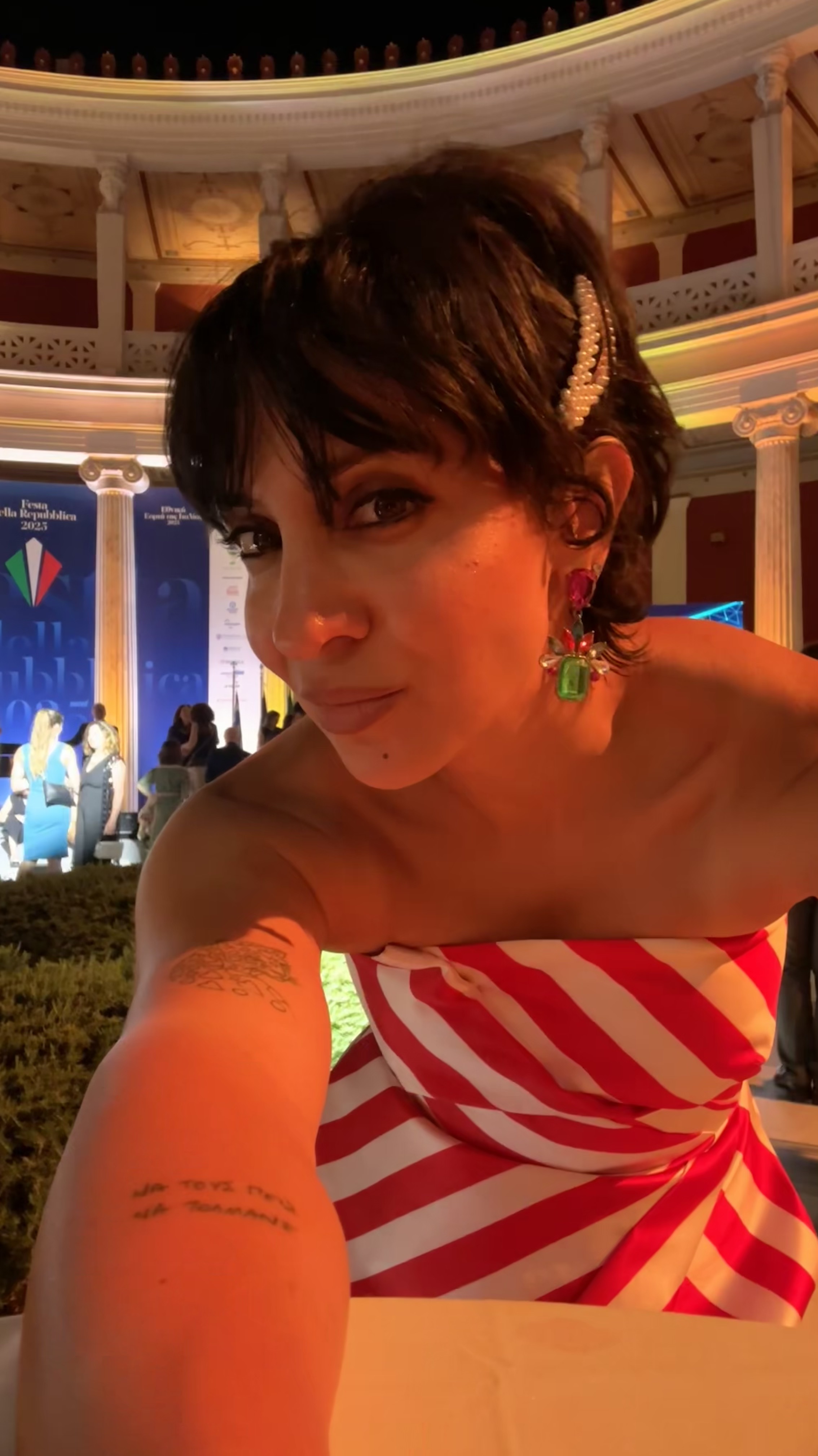 Iné at an evening event